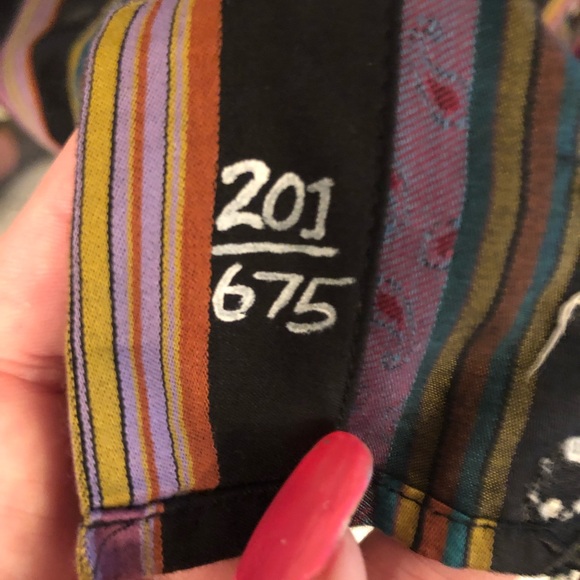 Robert Graham Limited Edition - Picture 5 of 8